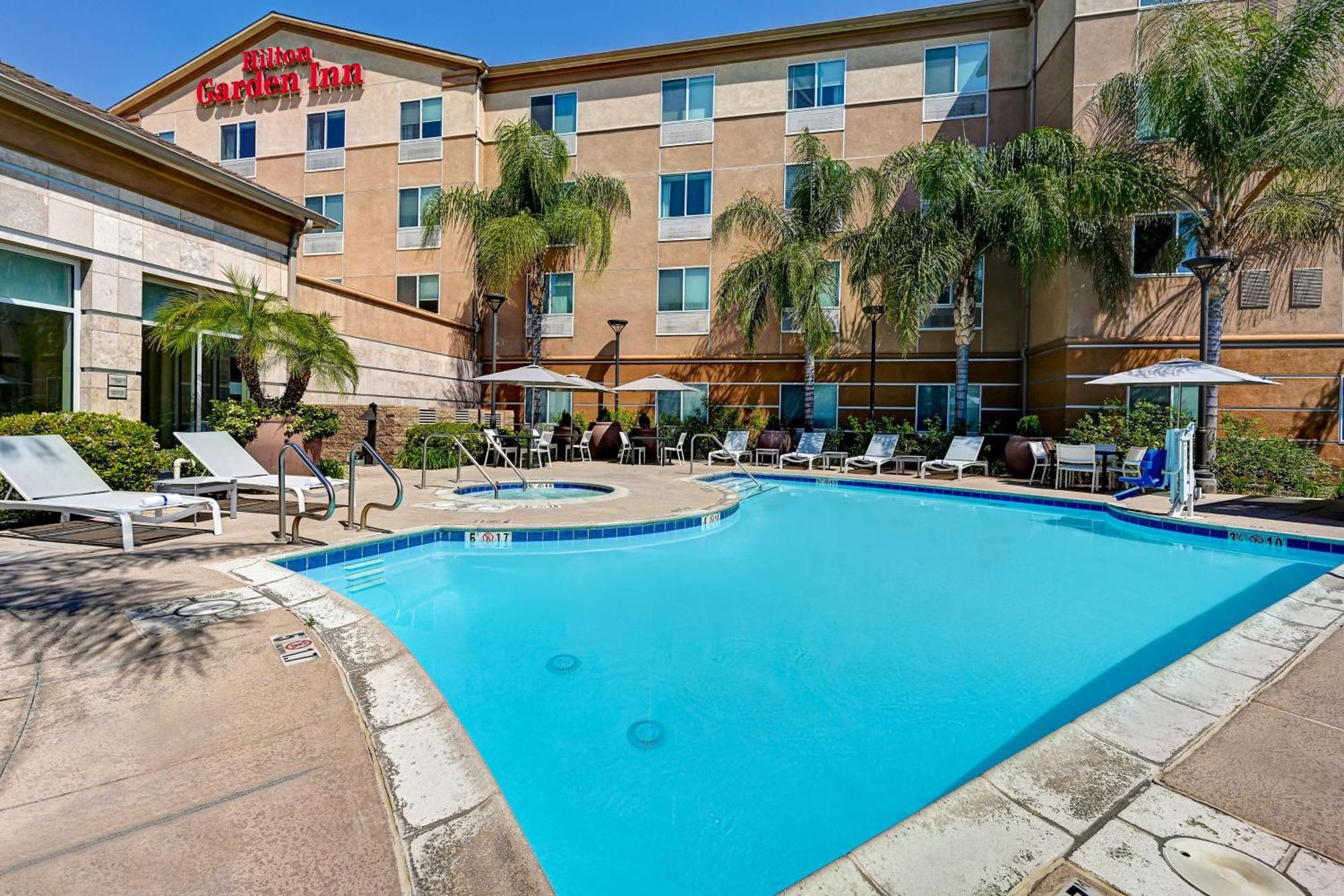 Hilton Garden Inn San Bernardino Exterior photo